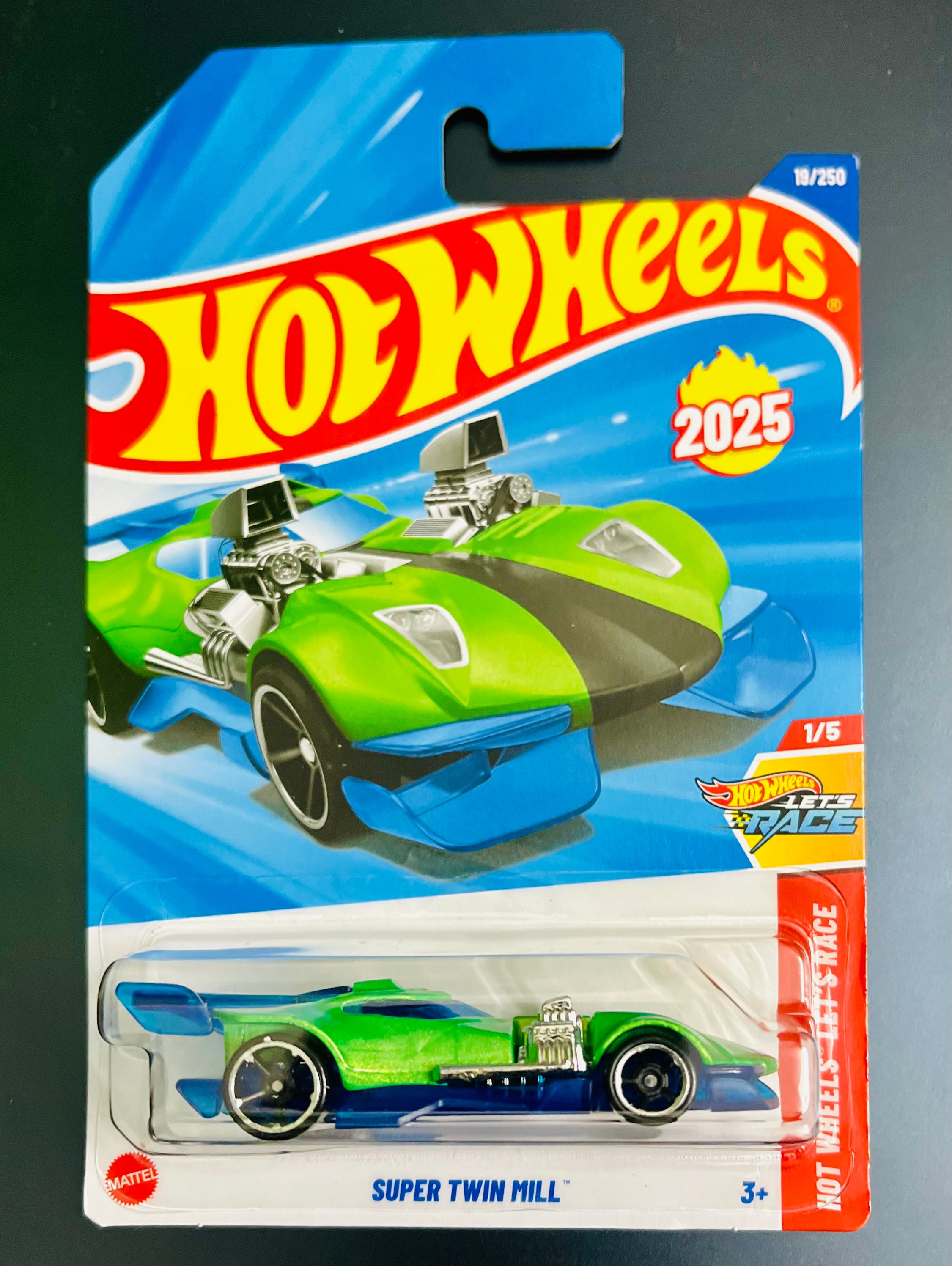 HOT WHEELS SUPER TWIN MILL